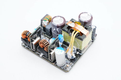 紫米35W GaN3雙C口充電器拆解 光電器件的精密布局與技術創新